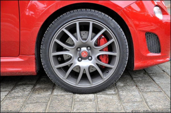 abarth695tributoferrari025