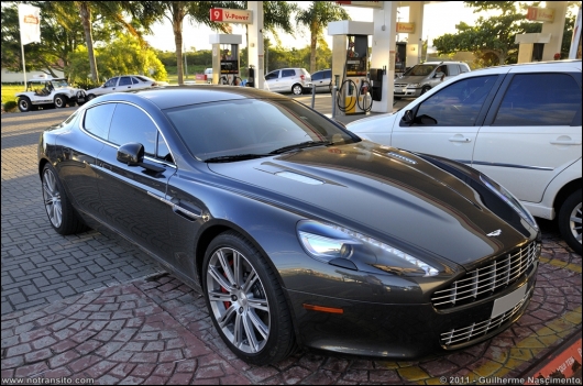 astonmartinrapide004.jpg