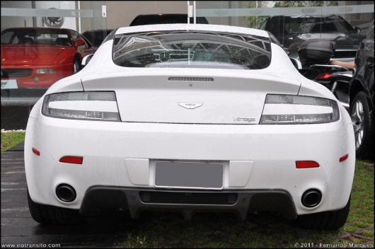 astonmartinvantagen420007.jpg