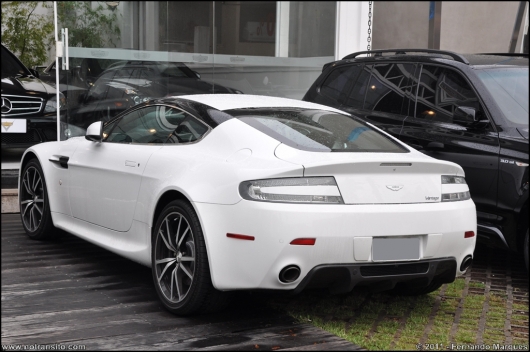 astonmartinvantagen420008.jpg