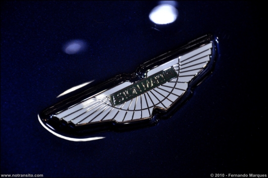 astonmartinv8vantageroadstersda009.jpg