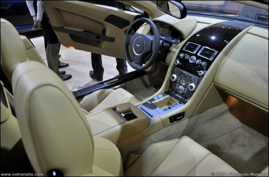 astonmartinv8vantageroadstersda010.jpg