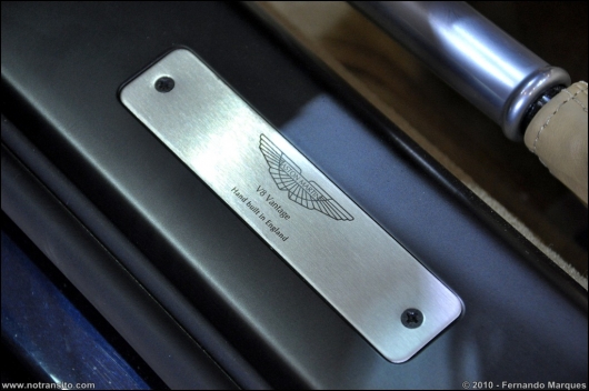 astonmartinv8vantageroadstersda011.jpg