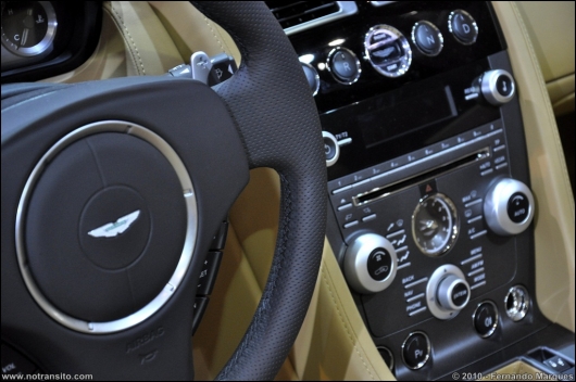 astonmartinv8vantageroadstersda012.jpg