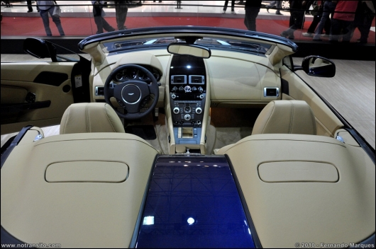 astonmartinv8vantageroadstersda013.jpg
