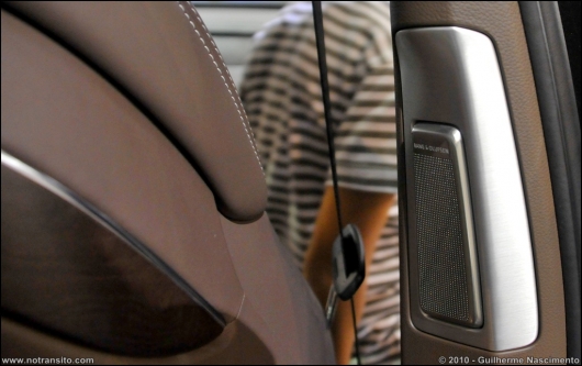 audia8l007.jpg