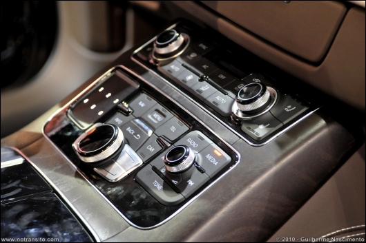 audia8l014.jpg