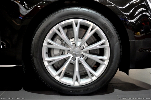 audia8l018.jpg