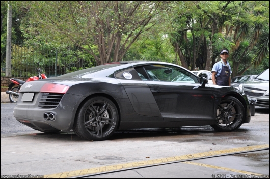 audir8001.jpg