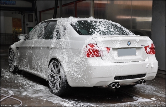 bmwm3e90002.jpg
