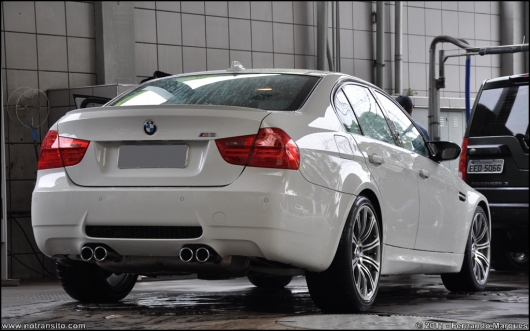 bmwm3e90007.jpg