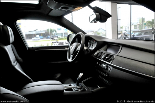 bmwx6mred003