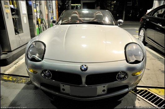 bmwz8roadster002