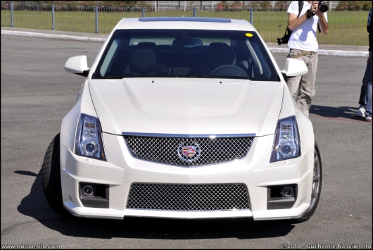 cadillacctsvbranco003.jpg