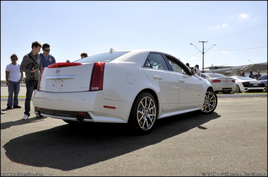 cadillacctsvbranco004.jpg