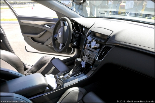cadillacctsvbranco008.jpg