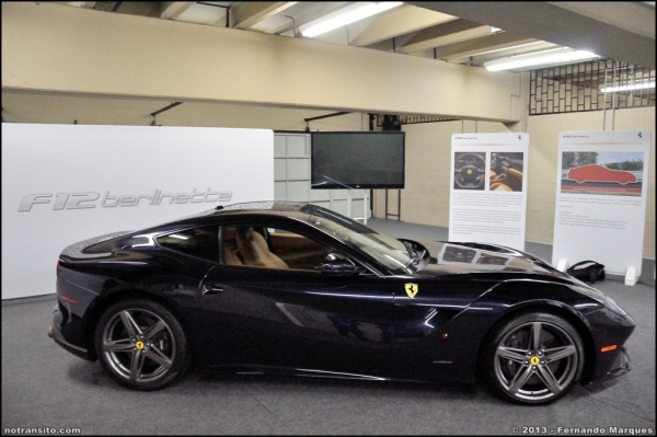 ferrarif12berlinetta005