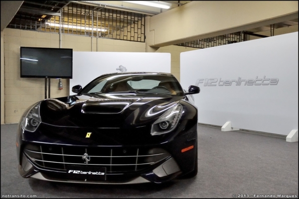 ferrarif12berlinetta013