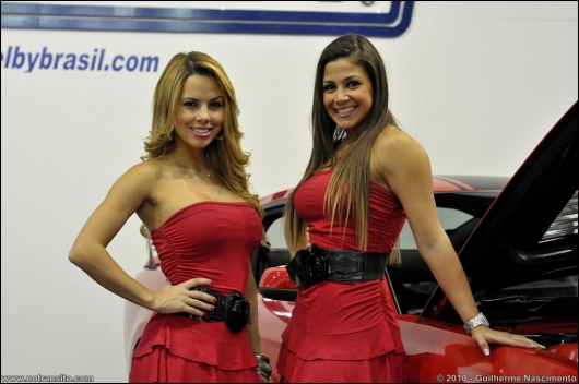 gatasdosalaodoautomovel2010029.jpg