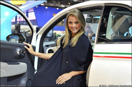 gatasdosalaodoautomovel2010048.jpg