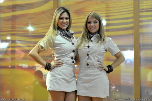gatasdosalaodoautomovel2010059.jpg