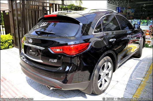 infinitifx50nt001.jpg