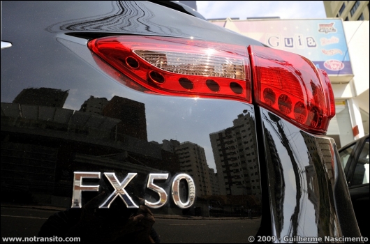 infinitifx50nt003.jpg