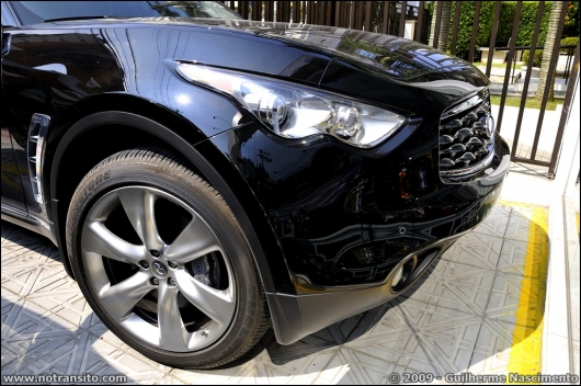 infinitifx50nt004.jpg
