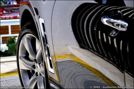 infinitifx50nt006.jpg