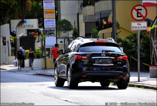 infinitifx50nt007.jpg