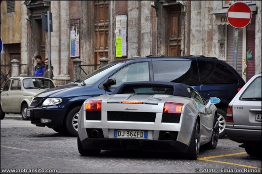 flagrasitaliaferrari019.jpg