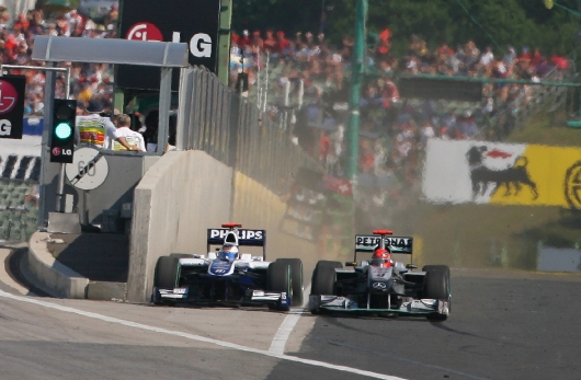 01.08.2010 Budapest, Hungary, Rubens Barrichello (BRA), Williams F1 Team and Michael Schumacher (GER), Mercedes GP Petronas - Formula 1 World Championship, Rd 12, Hungarian Grand Prix, Sunday Race - www.xpb.cc, EMail: info@xpb.cc - copy of publication required for printed pictures. Every used picture is fee-liable. ? Copyright: Batchelor / xpb.cc
