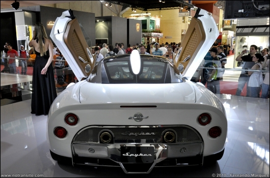 spykerc8aileron001.jpg