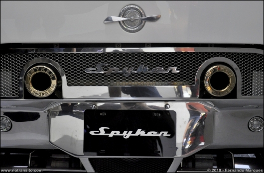spykerc8aileron002.jpg